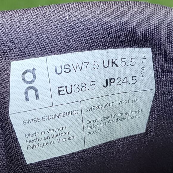 ON CLOUDSURFER NEXT - Womens Sneakers - SIZE 7.5D WIDE - Picture 9 of 9